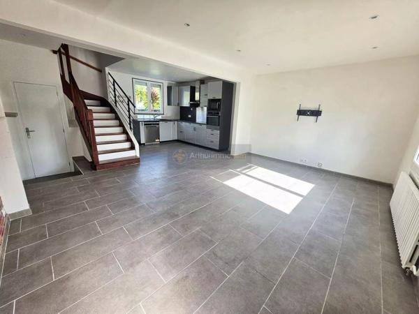 Location                                                      Maison de ville
                        
                     6 pièces                      121 m2                     à Brest