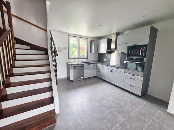 Location                                                      Maison de ville
                        
                     6 pièces                      121 m2                     à Brest
