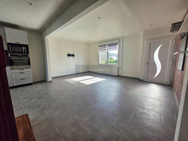 Location                                                      Maison de ville
                        
                     6 pièces                      121 m2                     à Brest