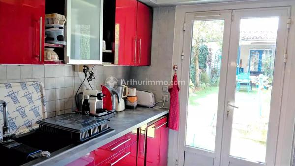 Vente                                                      Maison de ville
                        
                     5 pièces                      133 m2                     à Castres