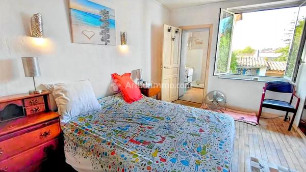 Vente                                                      Maison de ville
                        
                     5 pièces                      133 m2                     à Castres
