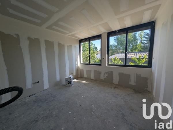 Appartement 4 pièces de 102 m² à Oyonnax (01100)