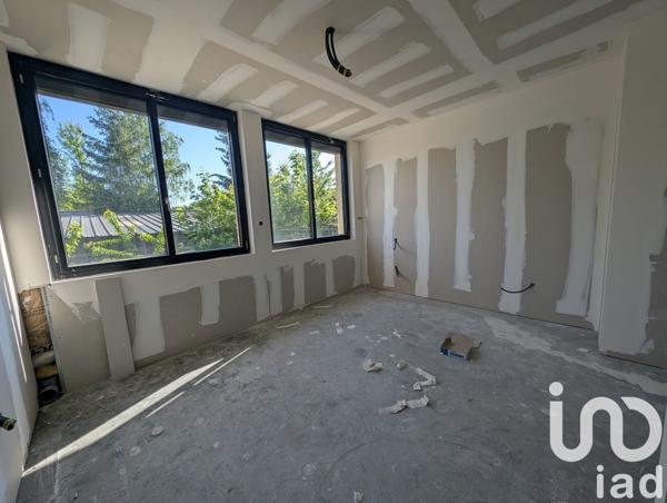 Appartement 4 pièces de 102 m² à Oyonnax (01100)