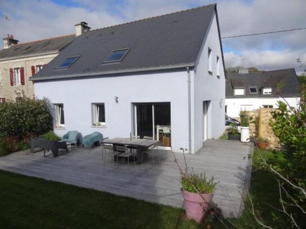 A200m des commerces et 7 km de Vannes, jolie maison de 2019.