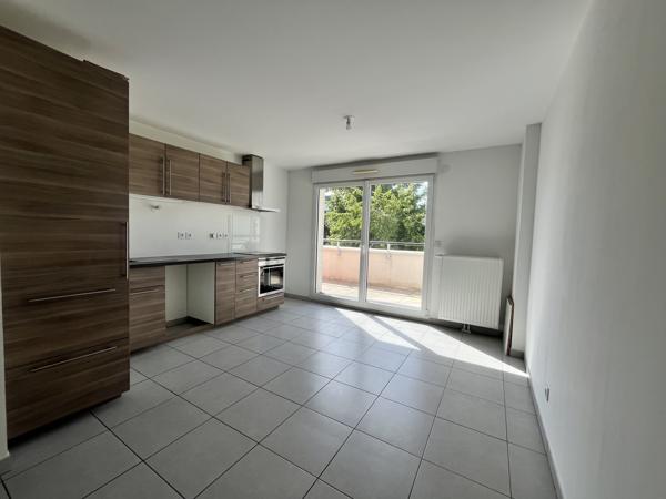 Appartement à louer 960 € CC ORLEANS 3 p 64 m² DPE C