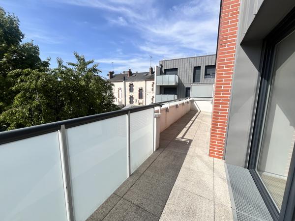 Appartement à louer 960 € CC ORLEANS 3 p 64 m² DPE C