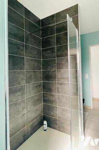 VILLA RECENTE + TERRAIN  3 CHBRES GARAGES WC DOUCHE DEBARRAS CUISINE SEJOUR SPACIEUX CLIM REVERSIBLE