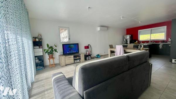 VILLA RECENTE + TERRAIN  3 CHBRES GARAGES WC DOUCHE DEBARRAS CUISINE SEJOUR SPACIEUX CLIM REVERSIBLE