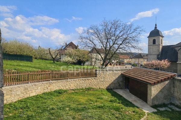 Appartement à rénover - beau potentiel - Mouchard (39330)