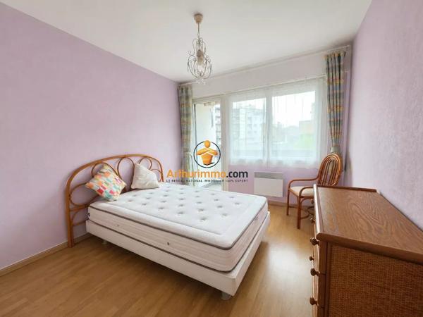 Vente                                                      Appartement
                        
                     4 pièces                      81 m2                     à Tarbes