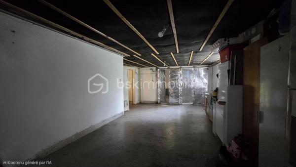 Venez vite découvrir cette superbe maison de 114 m², située à Châtellerault 86, à deux pas de toutes les commodités, quatre minutes de la gare en voiture, deux minutes à pied, des commerces.
Ce superbe bien immobilier est composé : 

INTÉRIEUR REZ-DE-CHAUSSÉE
- Entrée spacieuse
- Cuisine spacieuse, aménagée, équipée , four, plaque gaz de ville, hotte et rangement avec îlot centrale, ouverte sur salon /séjour, balcon.
- Cellier, accé au sous-sol par escalier intérieur.
- Deux chambres dont une avec dressing
- Une salle de bains
- WC séparé

A L’ÉTAGE, MANSARDE
- Grand pallier, salle de jeu, petit salon
- Deux belle chambres

SOUS-SOL
- Cave 
- Chaufferie
- Pièce aménagée, après isolation et changement de fenêtre, celle ci pourrait être une chambre ou tout autre pièce à votre convenance
- Grand garage 
- Atelier

EXTÉRIEUR:
- Maison en partie mitoyenne sur un coté.
- Celle-ci est implantée sur une parcelle de terrain de 1047 m²,clôturé, arborés.
- Un superbe four à pizza est installé dans un charmant chalet.
- Cabanon de jardin 
- Maisonnette de jardin
- Terrasse et Spa

PARTIES TECHNIQUES:
- Type de chauffage chaudière gaz de ville
- Chauffe eau électrique
- Portail électrique
- Volet  roulant électrique
- Double vitrage PVC, et bois au sous sol
Cette superbe maison est classée DPE E à 14 points de passer en D, isolation à améliorer !!
Ce magnifique bien n'attend que vous pour être amélioré et rénover par vos soin!!
Une visite ?