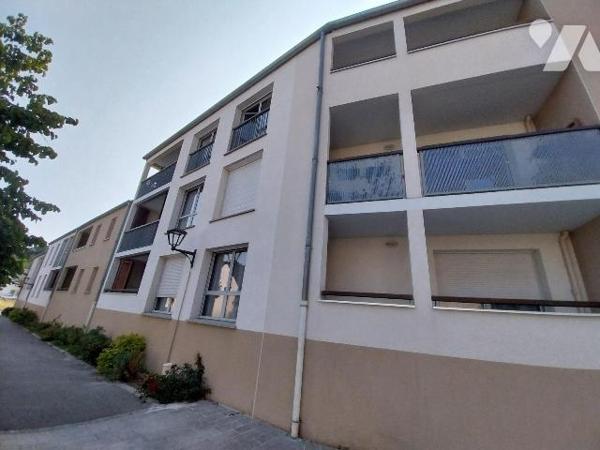VITRE. Résidence DOMITYS, appartement Type 3 de 65,36 m2 au 3ème étage avec asc. et avec entrée...