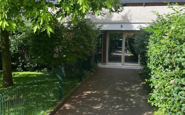 Appartement à louer    2 pièces • 44,54 m2 Paris 20