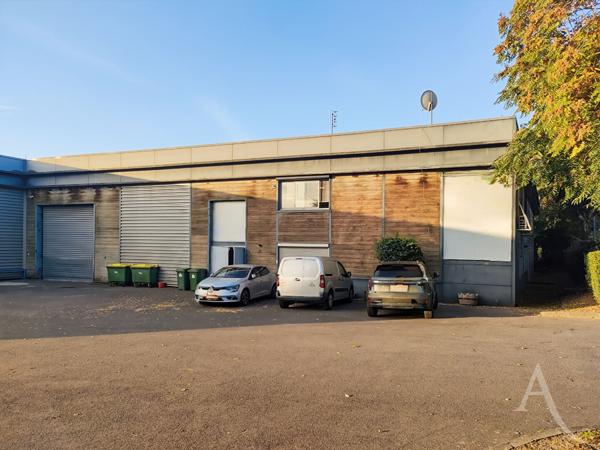Entrepôt / local industriel ZAC de la Croix Blanche 2992 m2