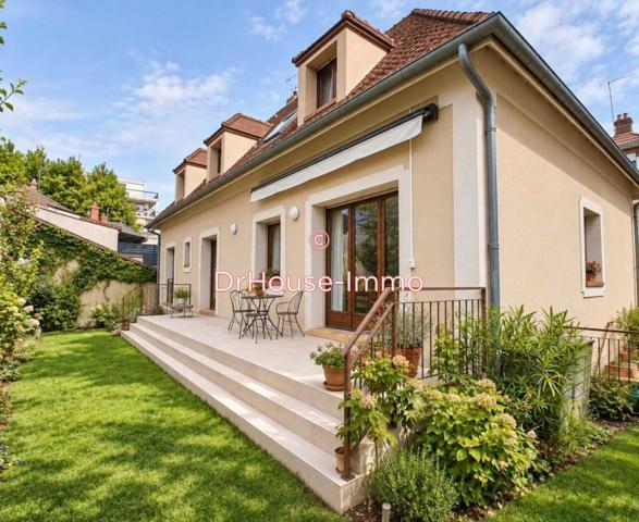 Maison à vendre 9 pièces de 219 m²