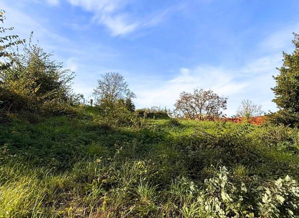 Terrain à bâtir - Env. 20 mètres de façade , Estrées