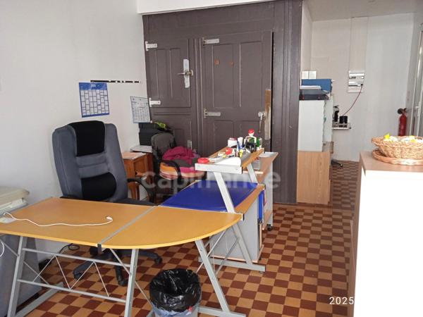 A 3 MN DE LA PLAGE, MAISON SPACIEUSE D'ENVIRON 160M² AVEC UN GRAND GARAGE.