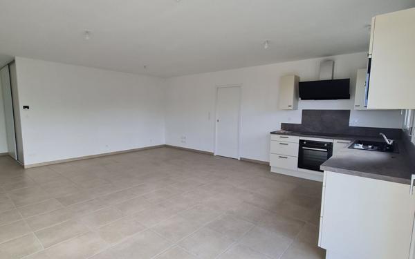 Maison à louer    4 pièces • 85,56 m2 Bonnac-la-Côte