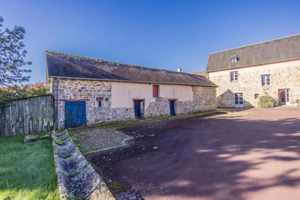 Dpt Ille et Vilaine (35), à vendre SAINT PERN propriete P6 de 228,5 m² - Terrain de 5 218,00 m²