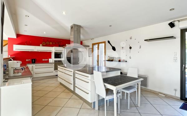 Maison à vendre    6 pièces • 209 m2 Pacy-sur-Eure