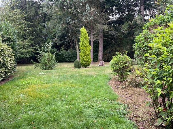 LA DRENNE - A quelques minutes de la gare, direction Paris Nord - Maison de pays avec grand terrain paysager