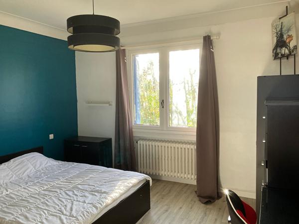 A Royan, à vendre, maison 210 m², 6 chambres, véranda, garage, cave, sur 502m² de terrain