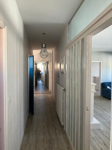 A Royan, à vendre, maison 210 m², 6 chambres, véranda, garage, cave, sur 502m² de terrain