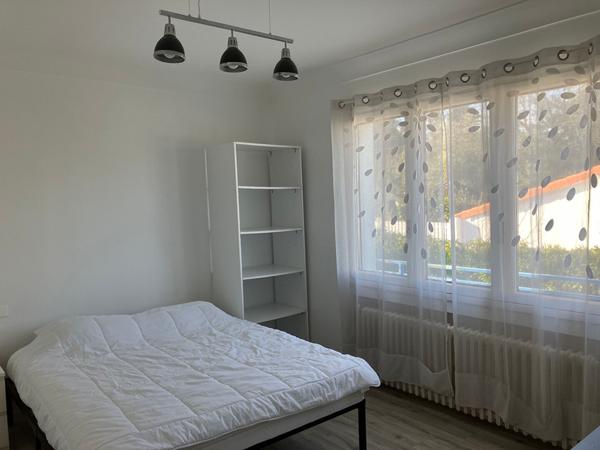 A Royan, à vendre, maison 210 m², 6 chambres, véranda, garage, cave, sur 502m² de terrain