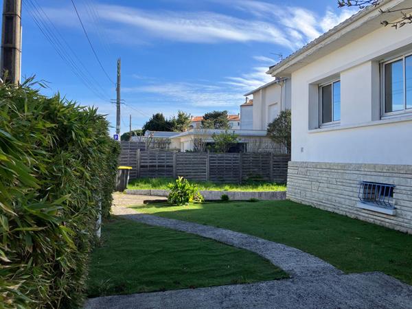 A Royan, à vendre, maison 210 m², 6 chambres, véranda, garage, cave, sur 502m² de terrain