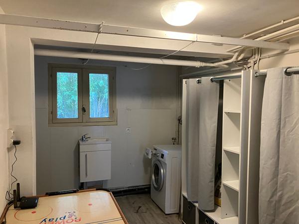 A Royan, à vendre, maison 210 m², 6 chambres, véranda, garage, cave, sur 502m² de terrain