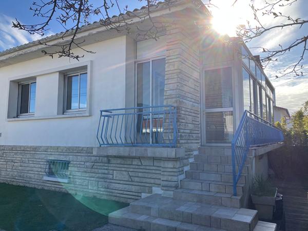 A Royan, à vendre, maison 210 m², 6 chambres, véranda, garage, cave, sur 502m² de terrain