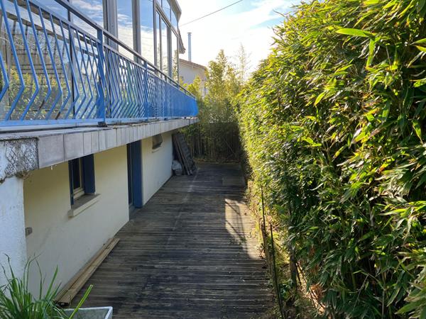 A Royan, à vendre, maison 210 m², 6 chambres, véranda, garage, cave, sur 502m² de terrain