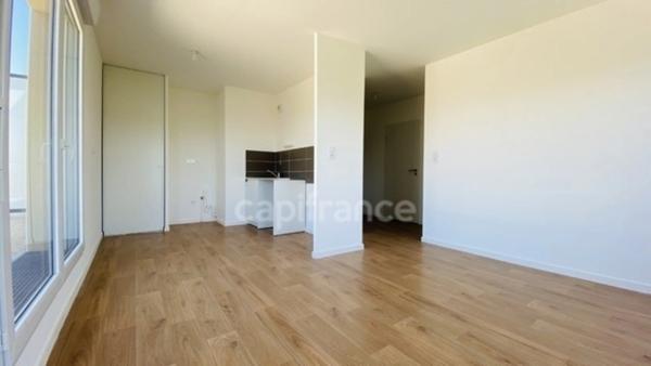 QUIMPER (29) Appartement de type 2 de 45.88 m² habitable - Balcon - 2 places de parking dont une en sous-sol.