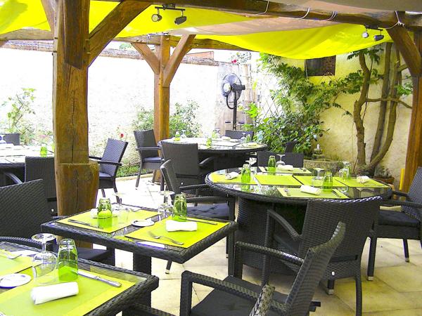 À vendre - Hôtel, hébergement 60 places situé à La Ferté-Imbault (41300)