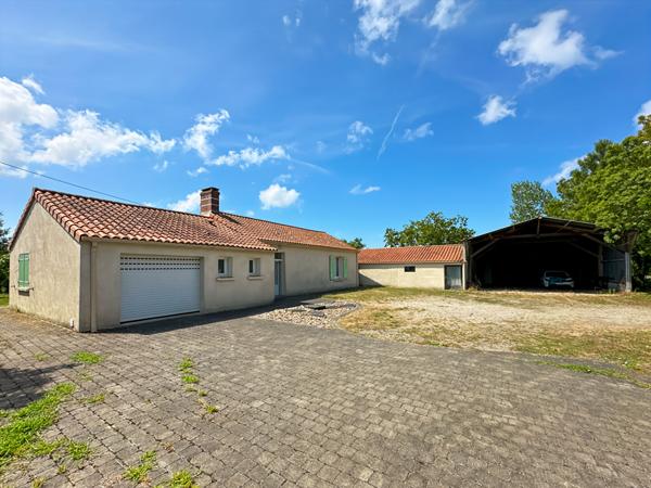 Maison 3 chambres + 261m² de dépendances