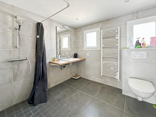 Maison 3 chambres + 261m² de dépendances