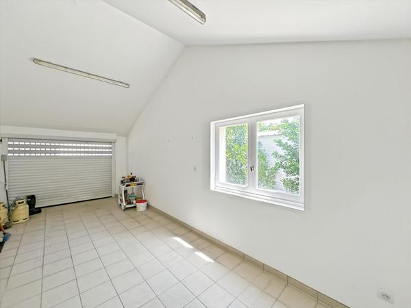 Maison 3 chambres + 261m² de dépendances