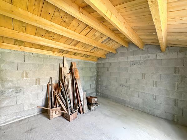 Maison 3 chambres + 261m² de dépendances