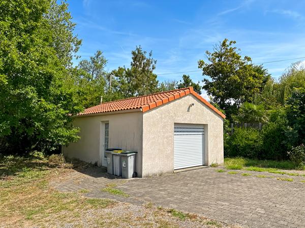 Maison 3 chambres + 261m² de dépendances