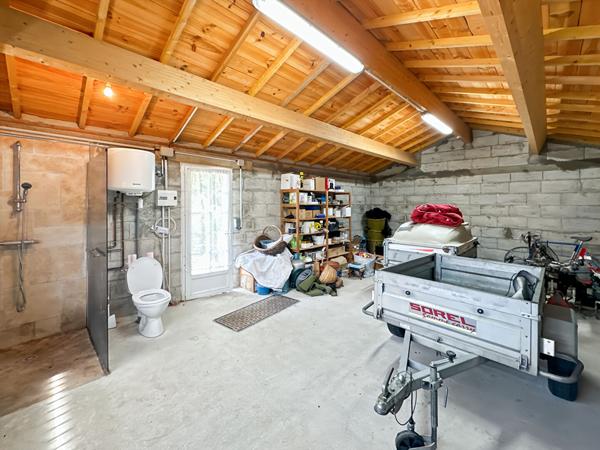 Maison 3 chambres + 261m² de dépendances