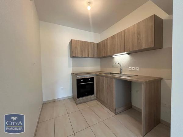Appartement à louer 3 pièces 73.98m² Fleury-les-Aubrais (45400)