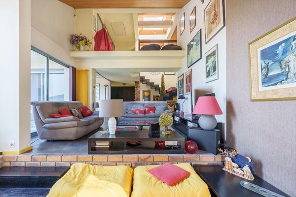 Maison d’architecte des années 80 avec vue imprenable