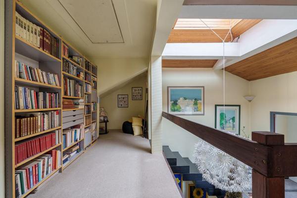 Maison d’architecte des années 80 avec vue imprenable