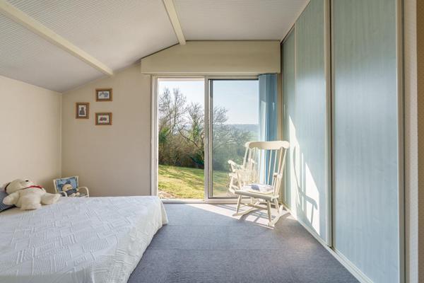 Maison d’architecte des années 80 avec vue imprenable