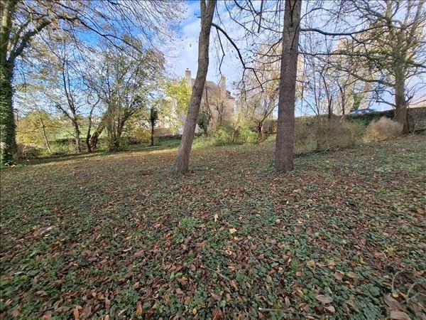 Immeuble à vendre |  Châteaumeillant |  350 m²