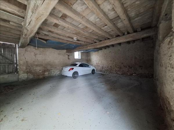 Immeuble à vendre |  Châteaumeillant |  350 m²