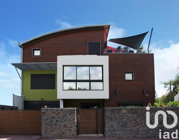 Maison 9 pièces de 308 m² à Saint-Louis (97450)