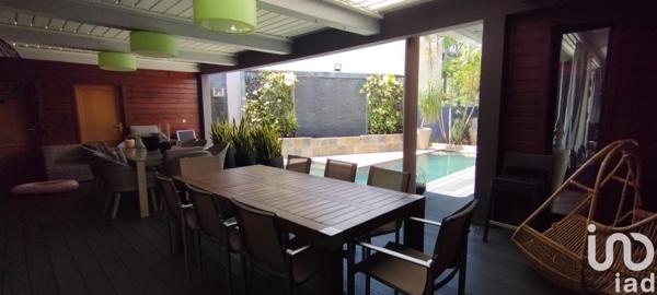 Maison 9 pièces de 308 m² à Saint-Louis (97450)