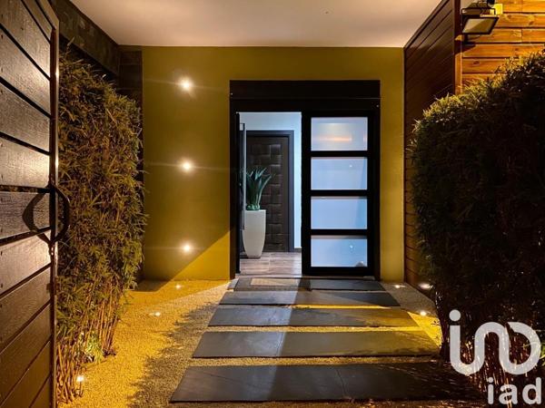 Maison 9 pièces de 308 m² à Saint-Louis (97450)