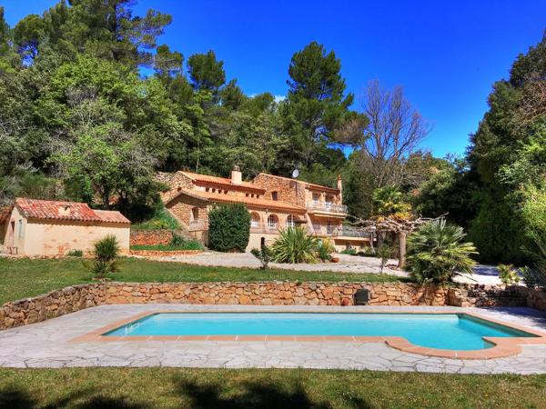 Magnifique maison de 158,7 m² à Aups avec piscine